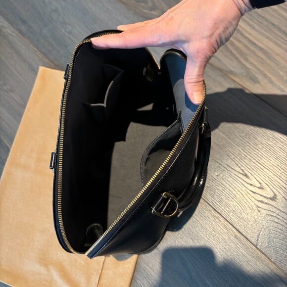 Louis Vuitton Alma PM - Picture 5 of 16